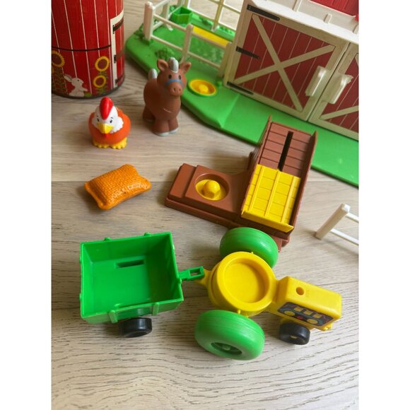 Fisher-Price Vintage Little People Farm Play Family Barn Playset W/ Accessories - Picture 4 of 5